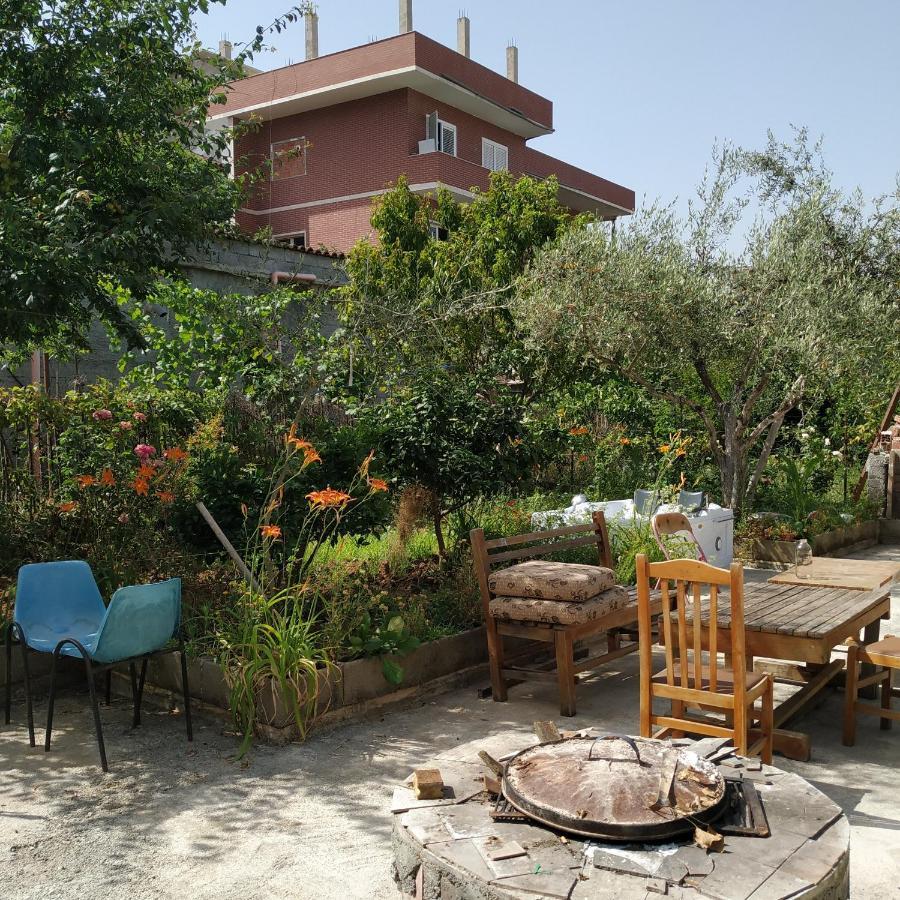 Spacious House With A Big Garden And Fire Pit Villa Tiranë Luaran gambar