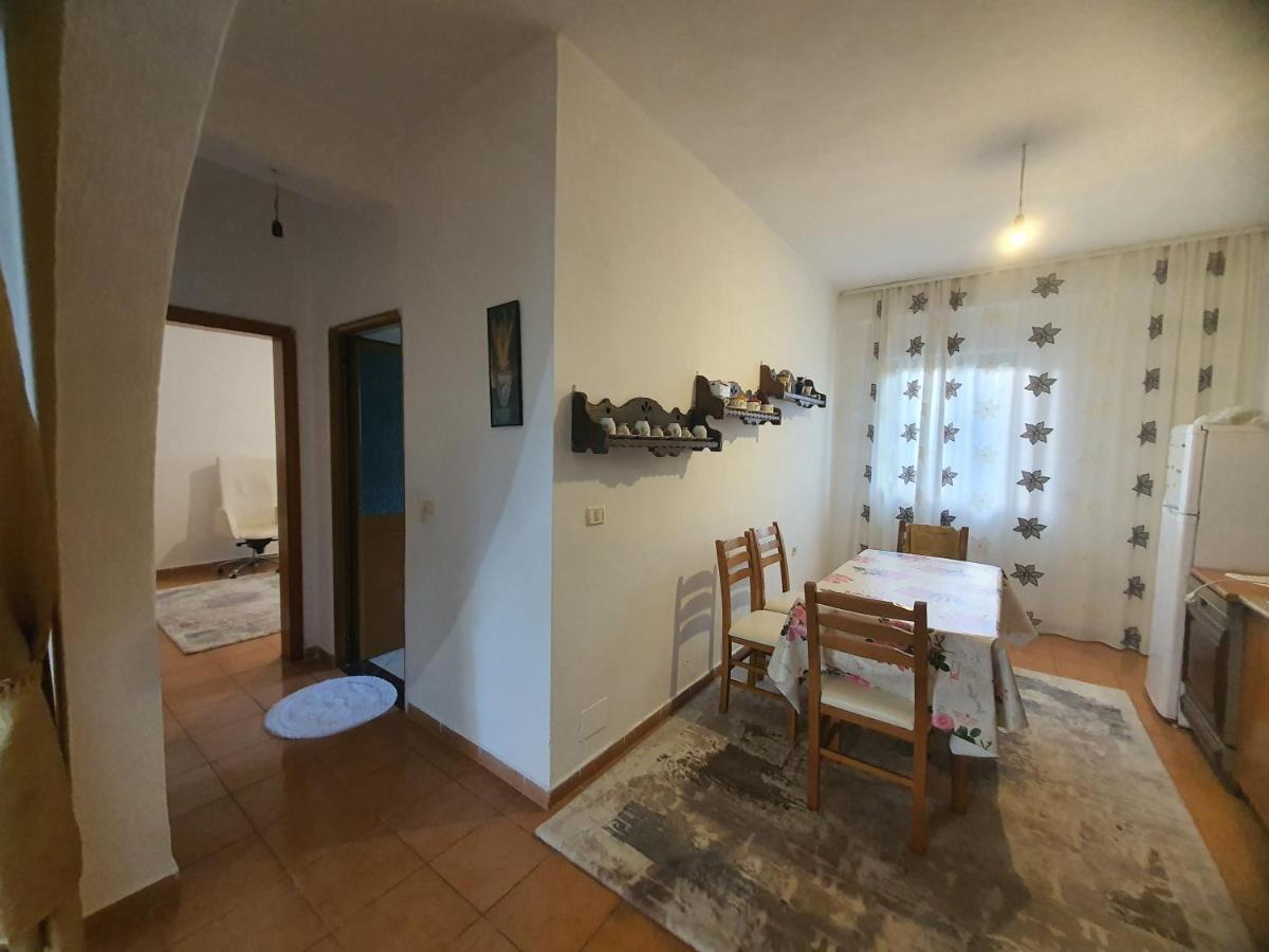 Spacious House With A Big Garden And Fire Pit Villa Tiranë Luaran gambar