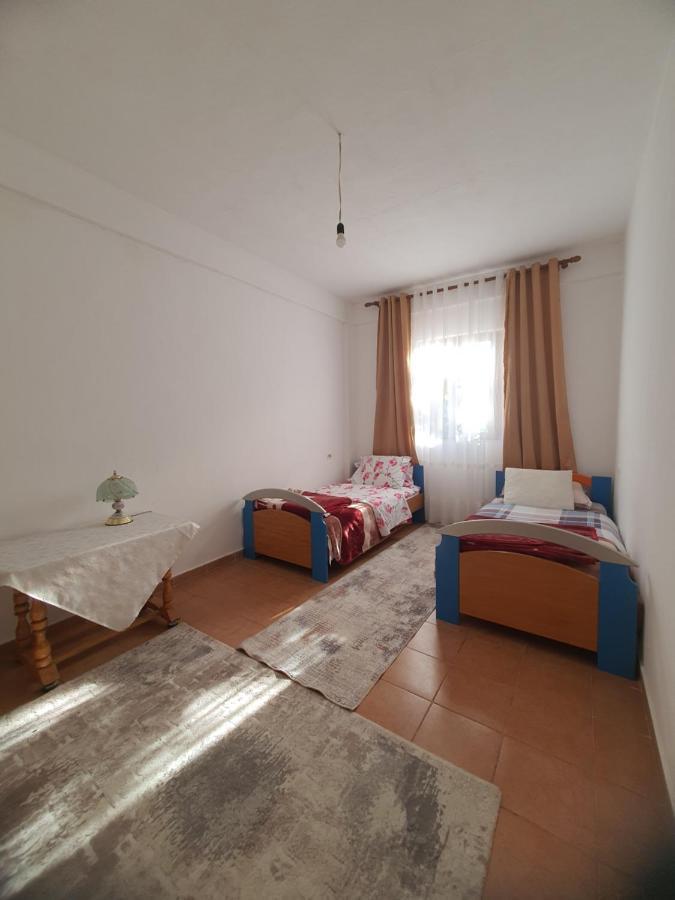 Spacious House With A Big Garden And Fire Pit Villa Tiranë Luaran gambar